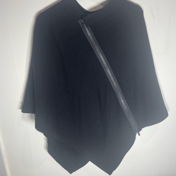 lululemon athletica Black Knit Poncho - Picture 1 of 5